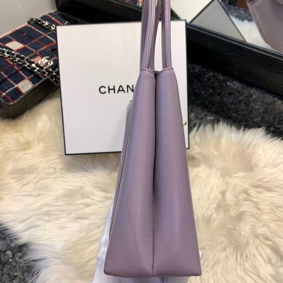 ❌SOLD❌CHANEL vintage lavender purple leather top handle Kelly bag - Picture 4 of 10